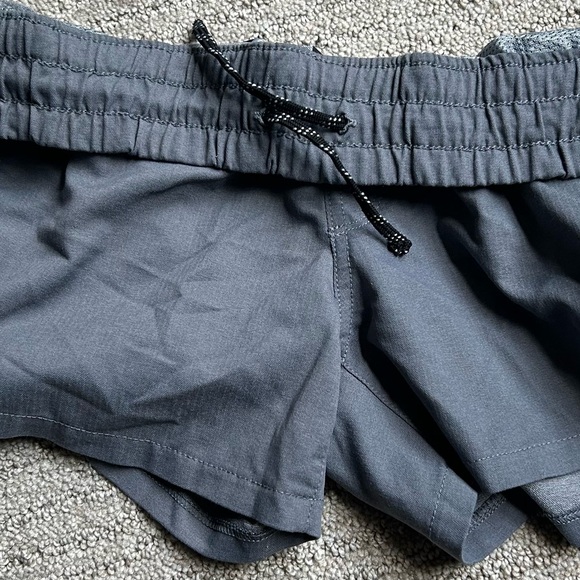 The North Face girls shorts. - Picture 2 of 4